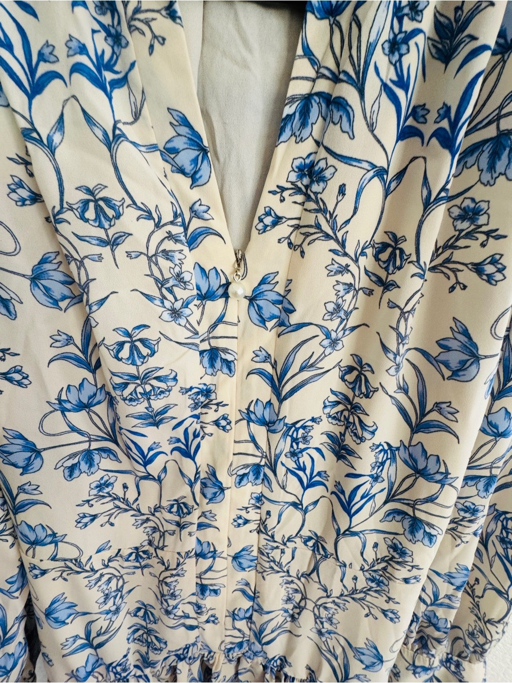 Cynthia Steffe Cream Dress with Blue Floral fit and flare long sleeve Medium - Picture 4 of 6